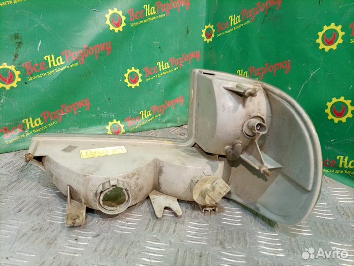 Поворотник левый Ford Explorer внедорожник 4.0