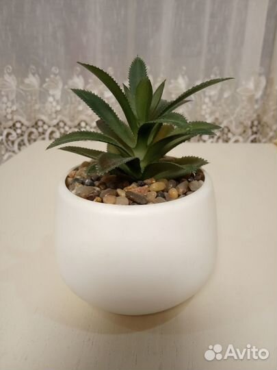 Цветок в горшочке (декорация)