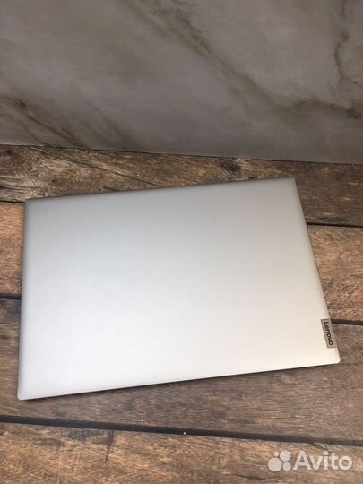Lenovo 17.3, ryzen 5 / i7 8550u, 8/20gb
