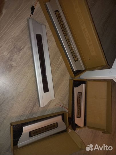 Накладки на пороги с подсветкой range rover