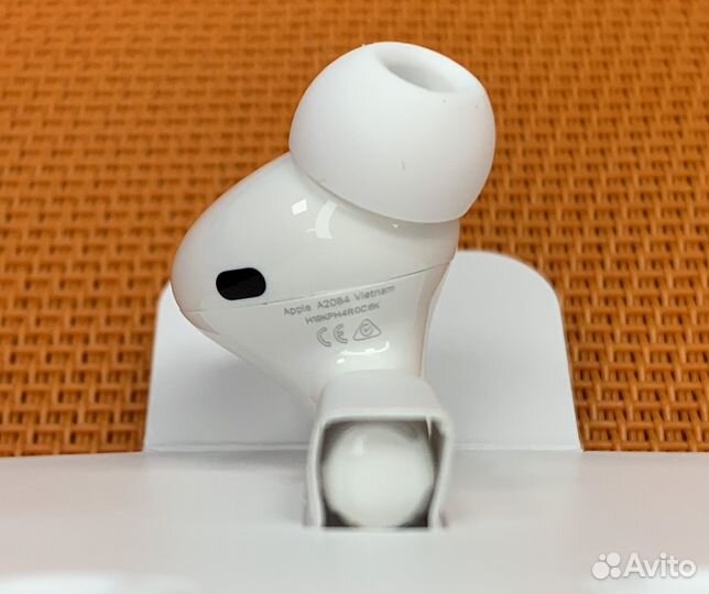 Новые Правый или Левый AirPods Pro