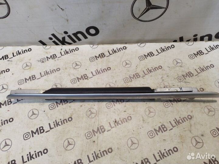 Ручка подлокотника правая Mercedes Ml W164