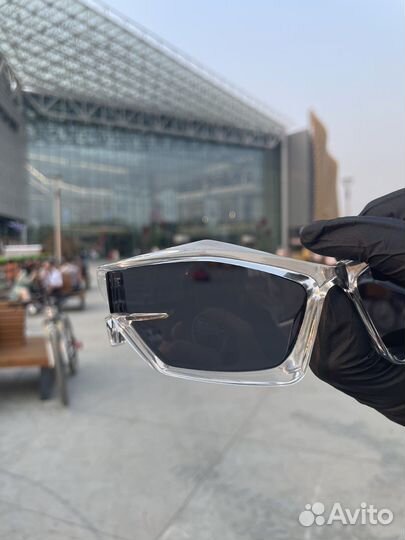 Солнцезащитные очки prada