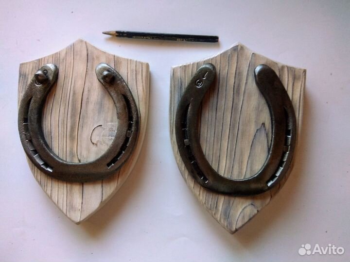 Плакетка мини с небольшой подковой на удачу