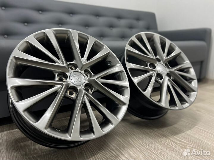 Диски литые H524F R17 5x114.3 на Toyota Camry
