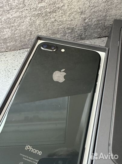 iPhone 8 Plus, 64 ГБ