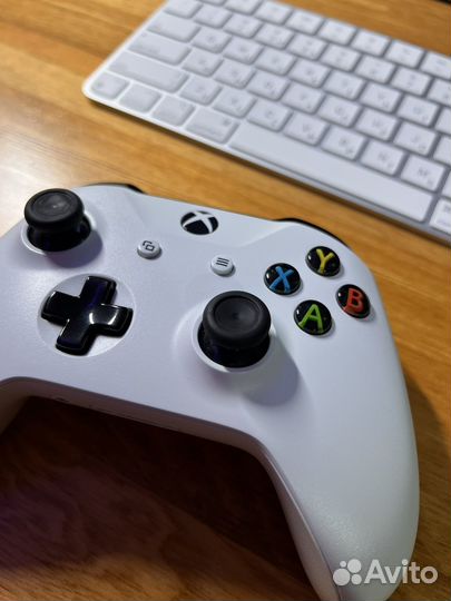 Xbox One S Controller (Bluetooth)