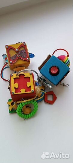 Развивающие игрушки бизикубики