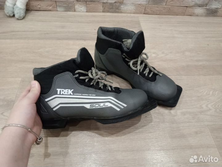 Лыжные ботинки