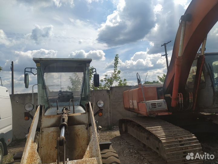 Гусеничный экскаватор Hitachi EX 200, 1999