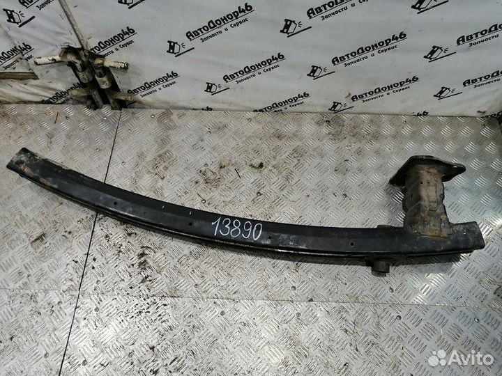 Усилитель переднего бампера верхний Nissan Tiida