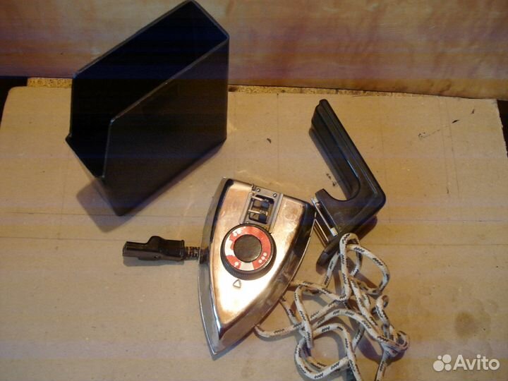 Утюг малогабаритный и утюг бытовой