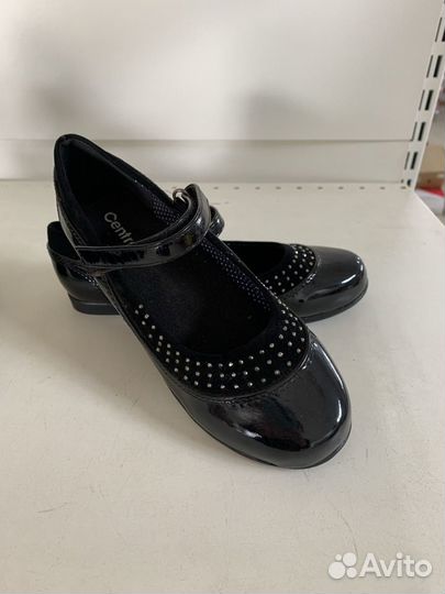 Туфли для девочки новые