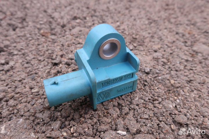 Датчик удара (ускорения) 5K0959351A Volkswagen