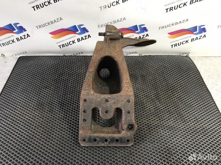 Кронштейн реактивной тяги левый Man TGS