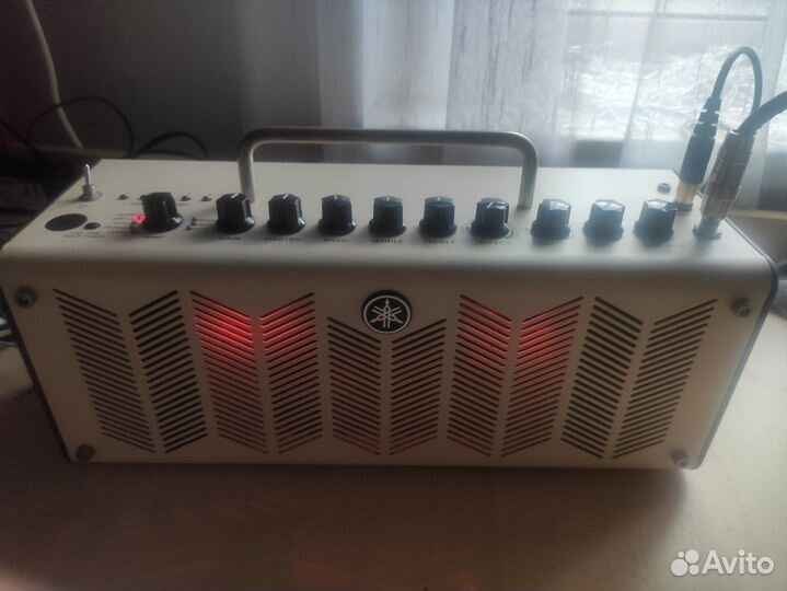 Гитарный комбоусилитель Yamaha THR10