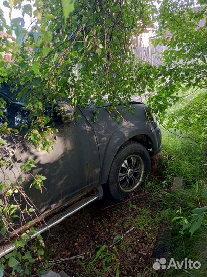 Toyota Sequoia 4.7 AT, 2001, битый, 250 000 км