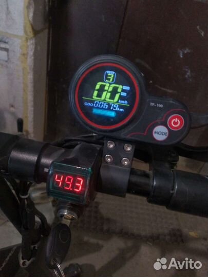 Продам электросамокат куго макс спид