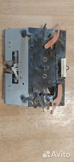 Продаю Вязальную машинку Нева 5