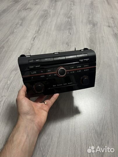 Штатное головное устройство mazda 3bk