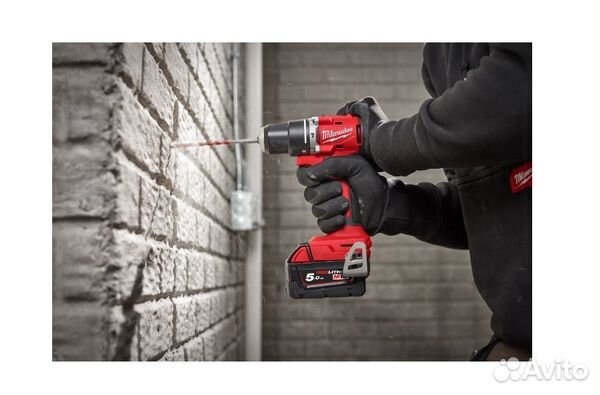 Аккумуляторная дрель-шуруповерт Milwaukee M18 bldd