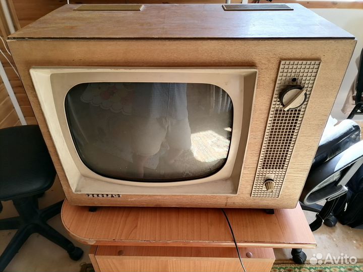 Ретро-телевизор рекорд-6 из СССР