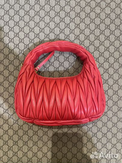 Сумка-хобо MiuMiu Wander matelassé