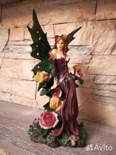 Статуэтка фея