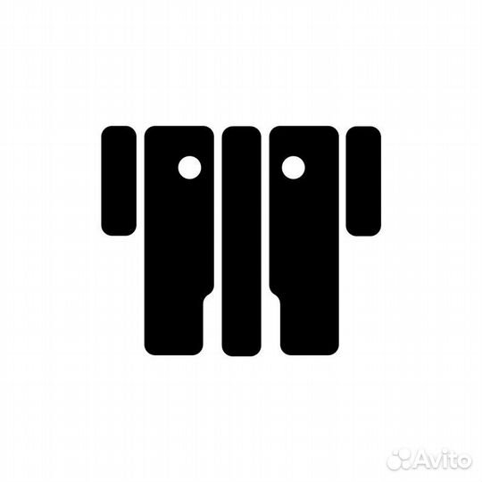 Официант, помощник бармена в бар 