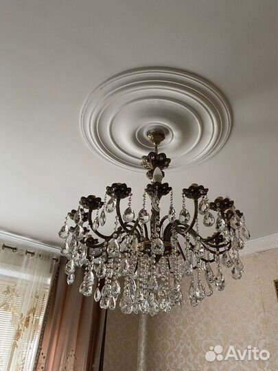 Люстра бронза с хрусталем.Италия