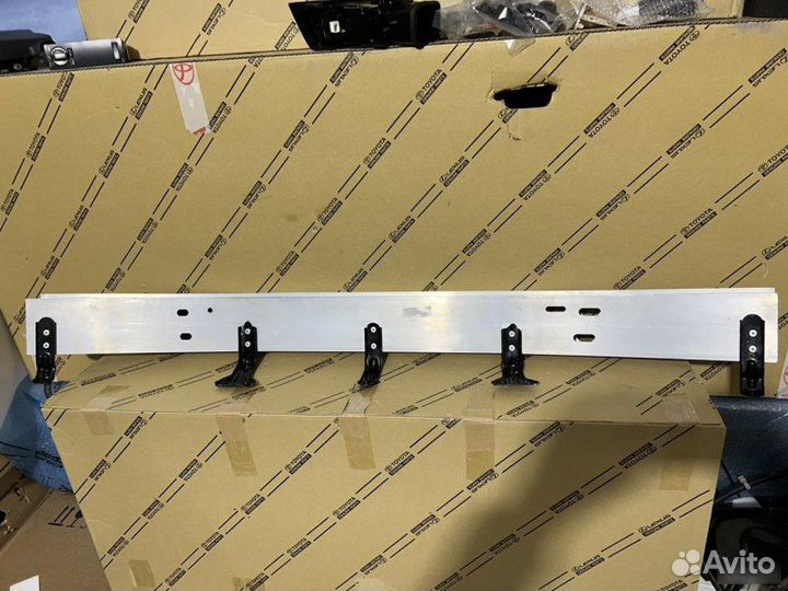 Усилитель, балка передний Toyota Land Cruiser