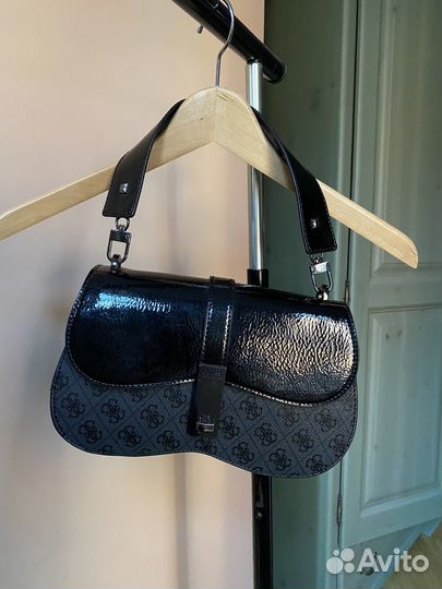 Сумка Guess