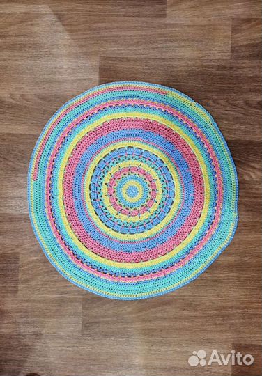 Коврик вязаный