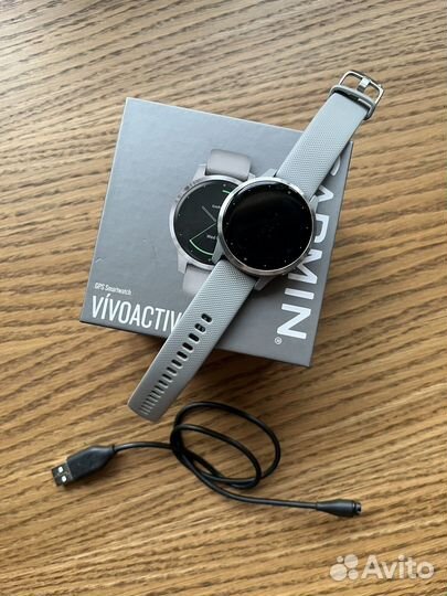 Часы Garmin vivoactive 4
