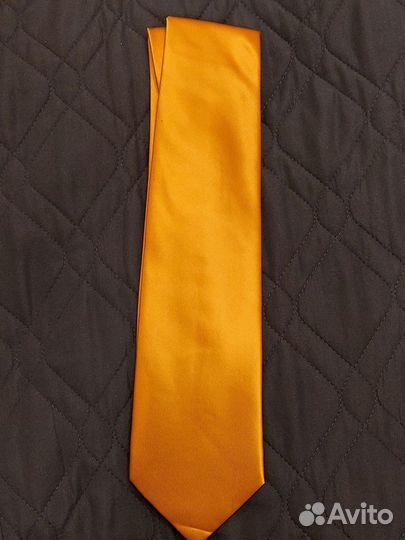 Галстук яркий новый