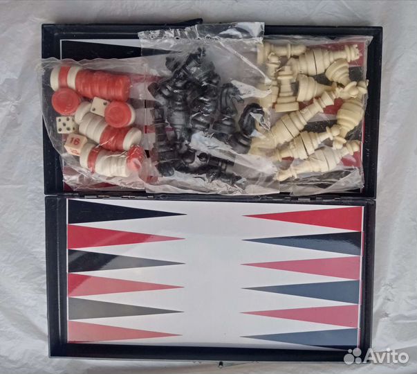 Шахматы шашки нарды магнитные. 3 в 1