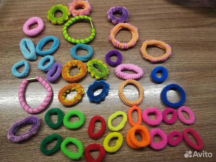 Резинки, заколки, медаль, шишка, листайте