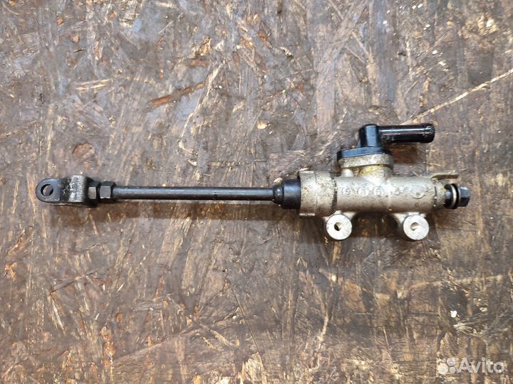 St1100 задний тормозной цилиндр