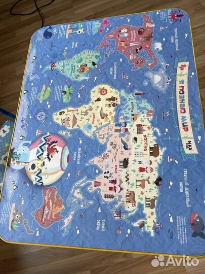 Детский письменный стол и стул