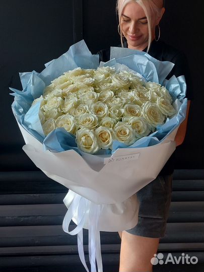 Букет цветов роз 51 роза