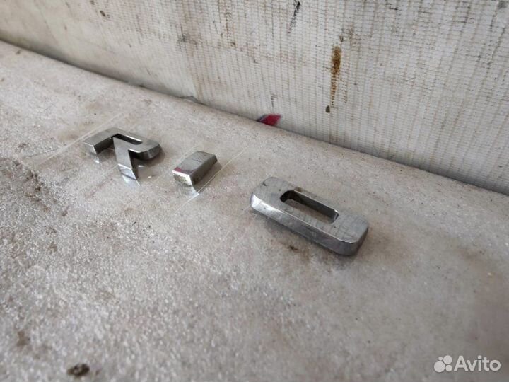 Эмблема багажника задняя Kia Rio 4