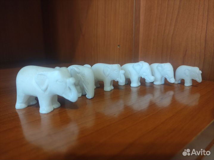 Фарфоровые статуэтки слоники