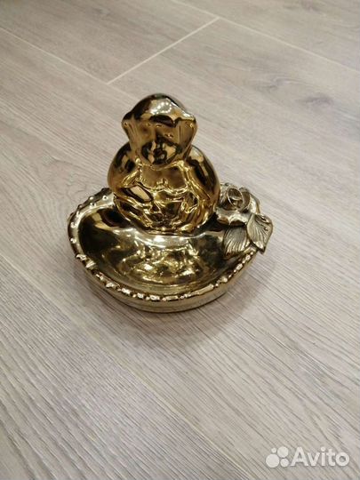 Ракушка, кубики, камни галки, пепельница