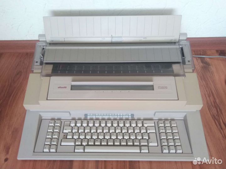 Печатная электронная машинка Olivetti