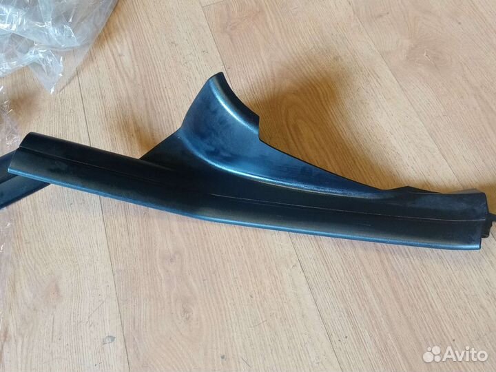 Пластик левого порога BMW 3 E46