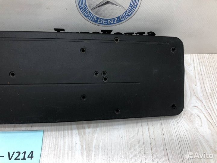 Площадка под передний номер Mercedes W207