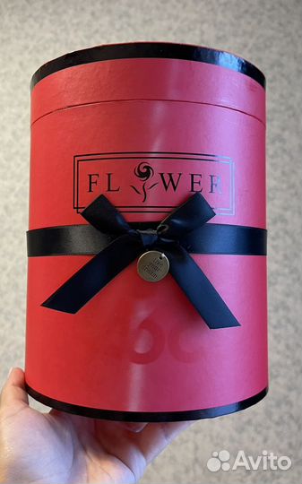 Шляпная коробка красная