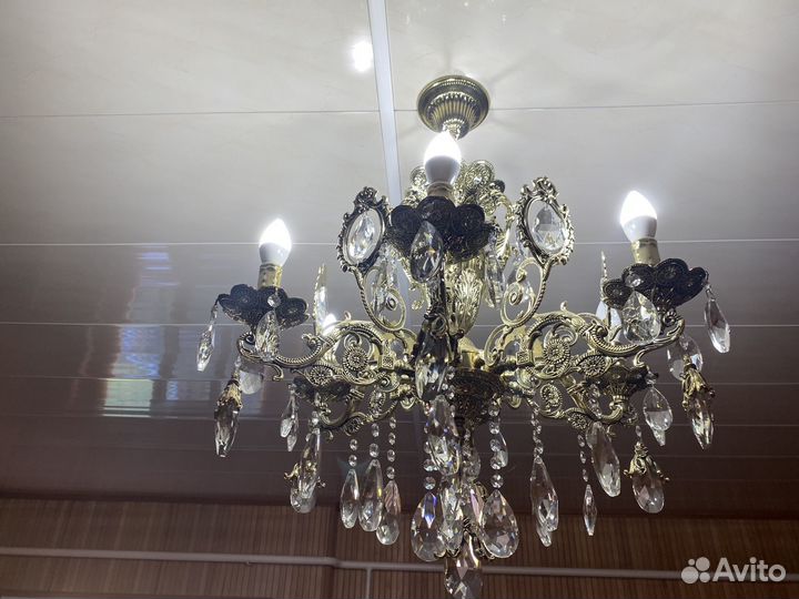 Продается люстра