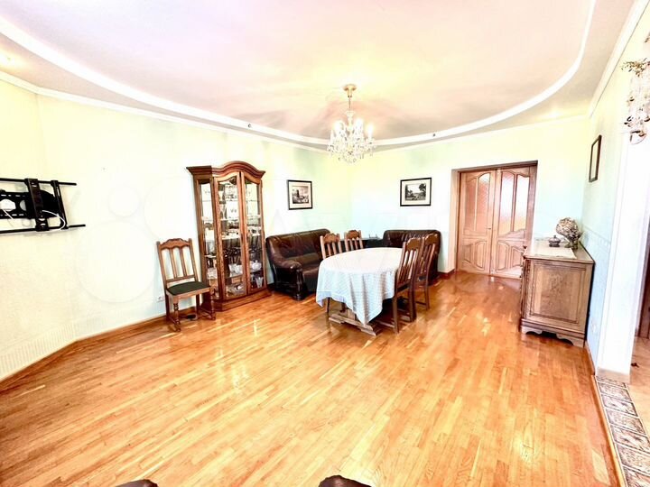 4-к. квартира, 133 м², 11/14 эт.