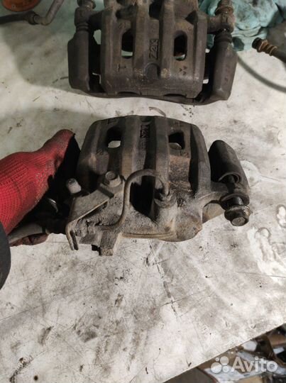 Суппорты передние Pajero 2